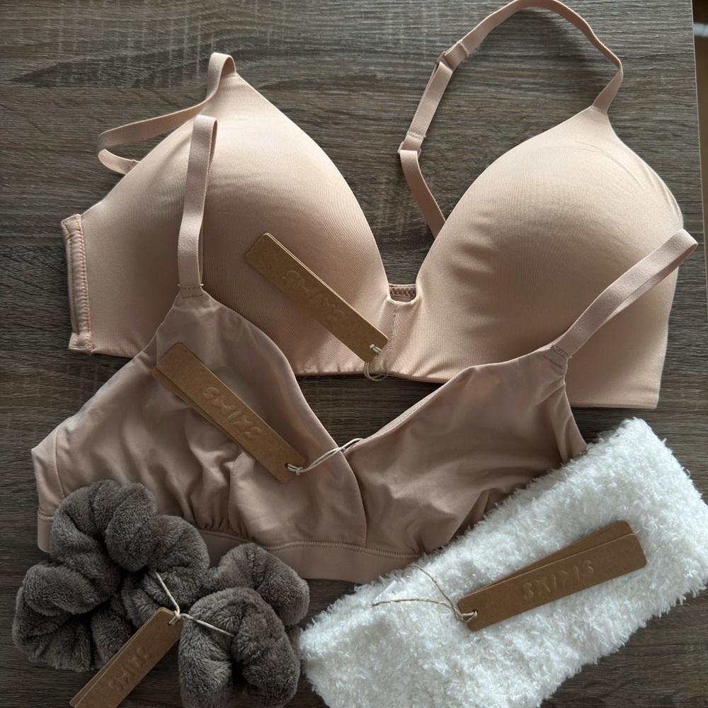 NWT! Lot Of 2 SKIMS Bras Scrunchie Headband 36C/L Bundle